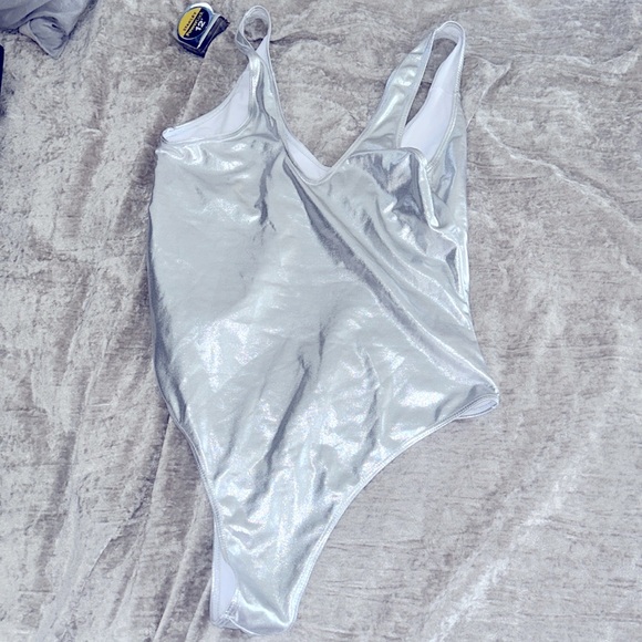 Sexy Silver Glitter Swimsuit NWT - Picture 4 of 6